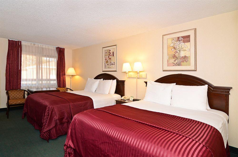 Monmouth Junction Mho Inn And Suites מראה חיצוני תמונה