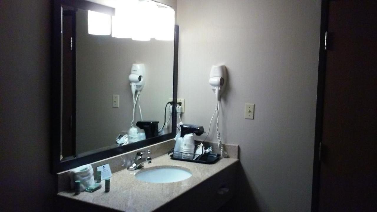 Monmouth Junction Mho Inn And Suites מראה חיצוני תמונה