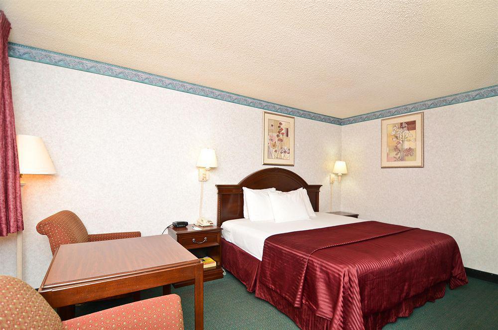 Monmouth Junction Mho Inn And Suites חדר תמונה